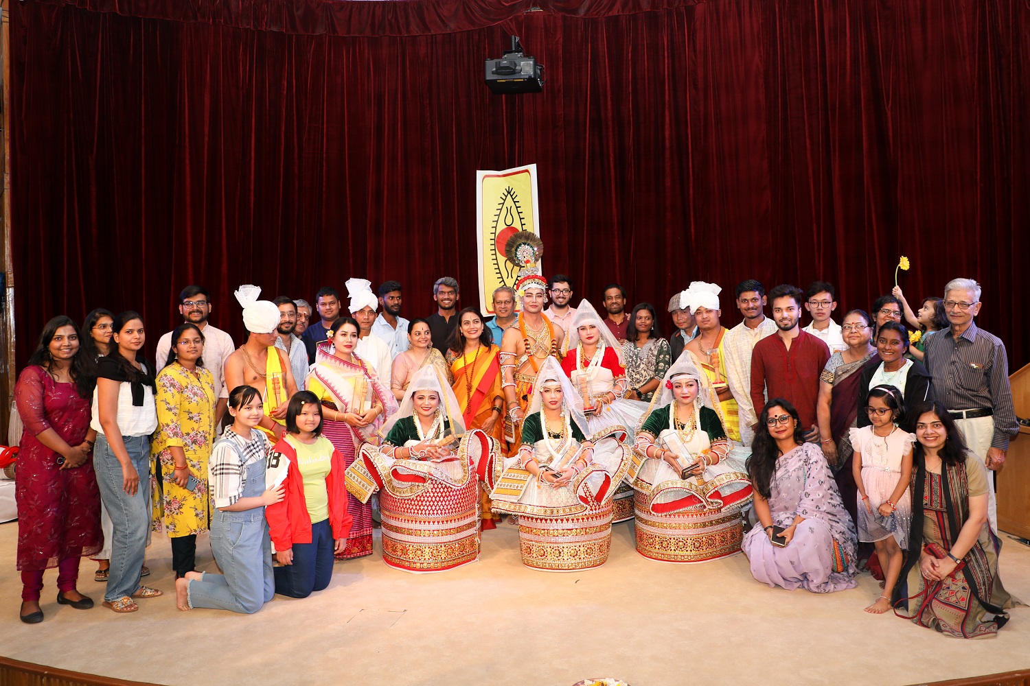 The IIMB Chapter of SPICMACAY hosted an evening of Manipuri dance by Dr Manju Elangbam and team on 30th October 2022.