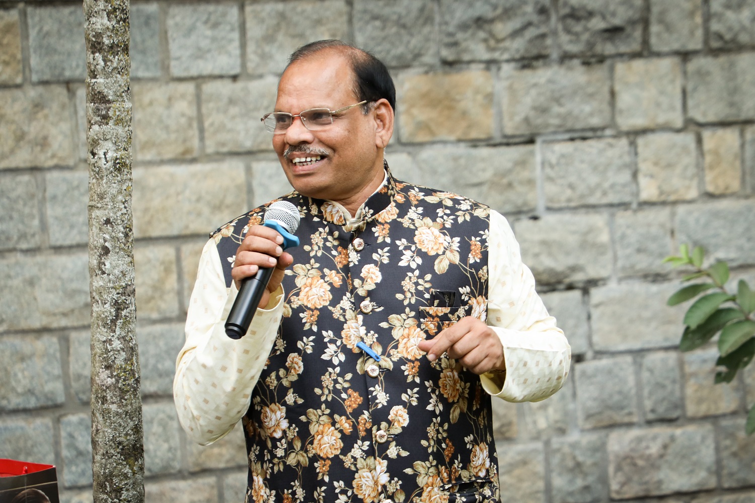 After 39 years on campus, Mr. Gopala Sherigara says if there is something called next birth, he would love to be born as a nightingale on the beautiful campus of IIMB. He was speaking at the retirement function organized by the institute for him on 31st October 2022.