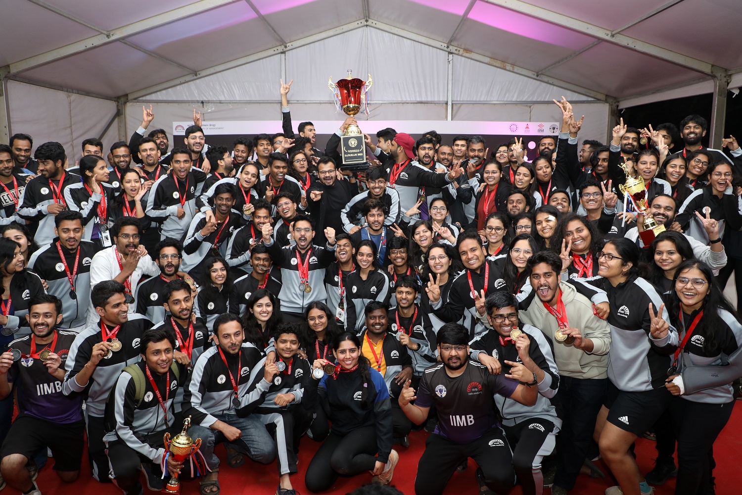 IIM Bangalore participants with the Championship Trophy of Sangram 2022 on November 20, 2022.