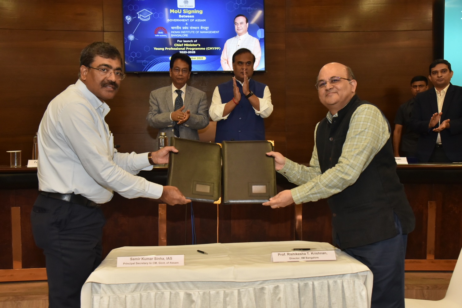 An MoU was signed at the Assam CM’s Office by Professor Rishikesha T Krishnan, Director, IIM Bangalore, and Mr. Samir Sinha, Principal Secretary, Chief Minister’s Office, Government of Assam, on November 14, 2022 to announce a training programme for young professionals.