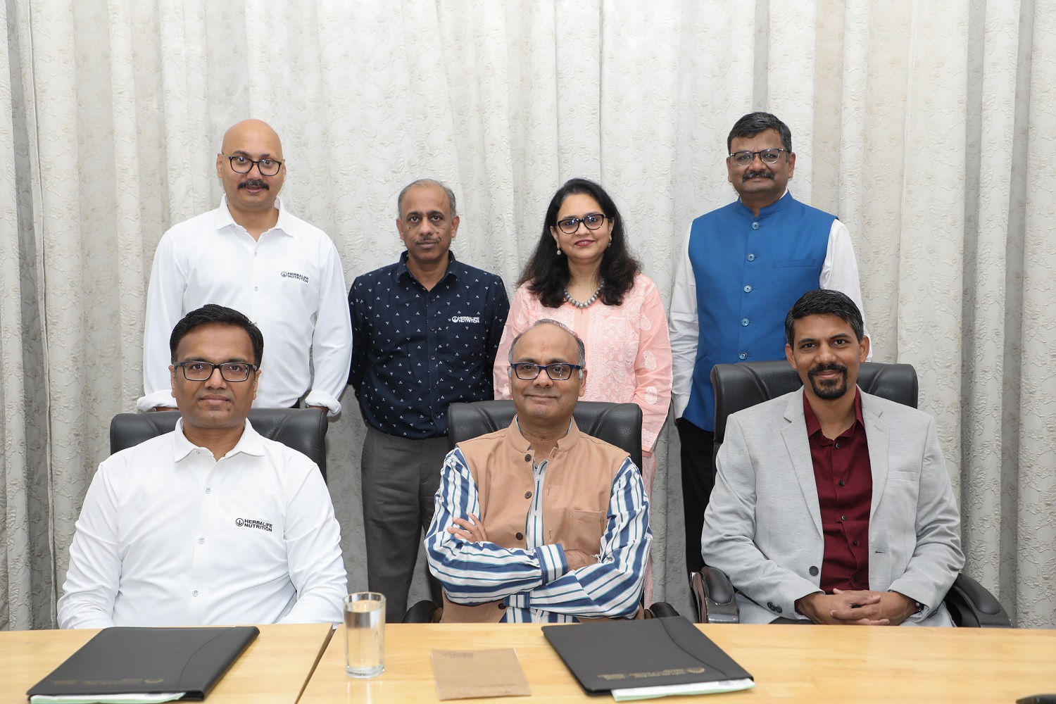 (Sitting L-R) Mr. Uday Prakash, VP, Finance & Operations, Herbalife India; Prof. Chetan Subramanian, Dean Faculty, IIMB, and Prof. Jitamitra Desai, Chairperson, Supply Chain Management Centre, IIMB. (Standing L-R) Mr. Indraneel Som, Senior Director, Human Resources, Herbalife Nutrition; Mr. Muralitharan K C V, Director, Market Compliance, CS & Infra Mgmt-India, Herbalife Nutrition; Ms Shwetha Jha, Corporate Communication & CSR, Herbalife Nutrition; and Dr. Aditya Gupta, Chief Operating Officer, Supply Chain Management Centre, IIMB.