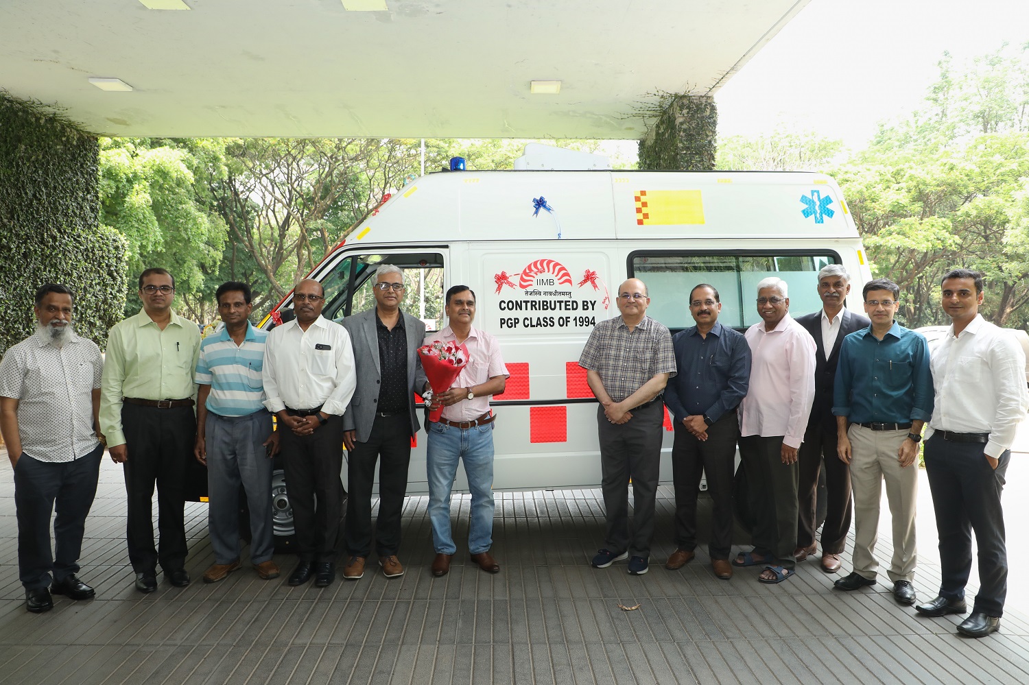 Prof. Rishikesha T Krishnan, Director, IIMB, inaugurates an ambulance service for the IIMB community on 5th April 2023. The ambulance was donated by the Post Graduate Programme in Management (PGP) batch of 1994.