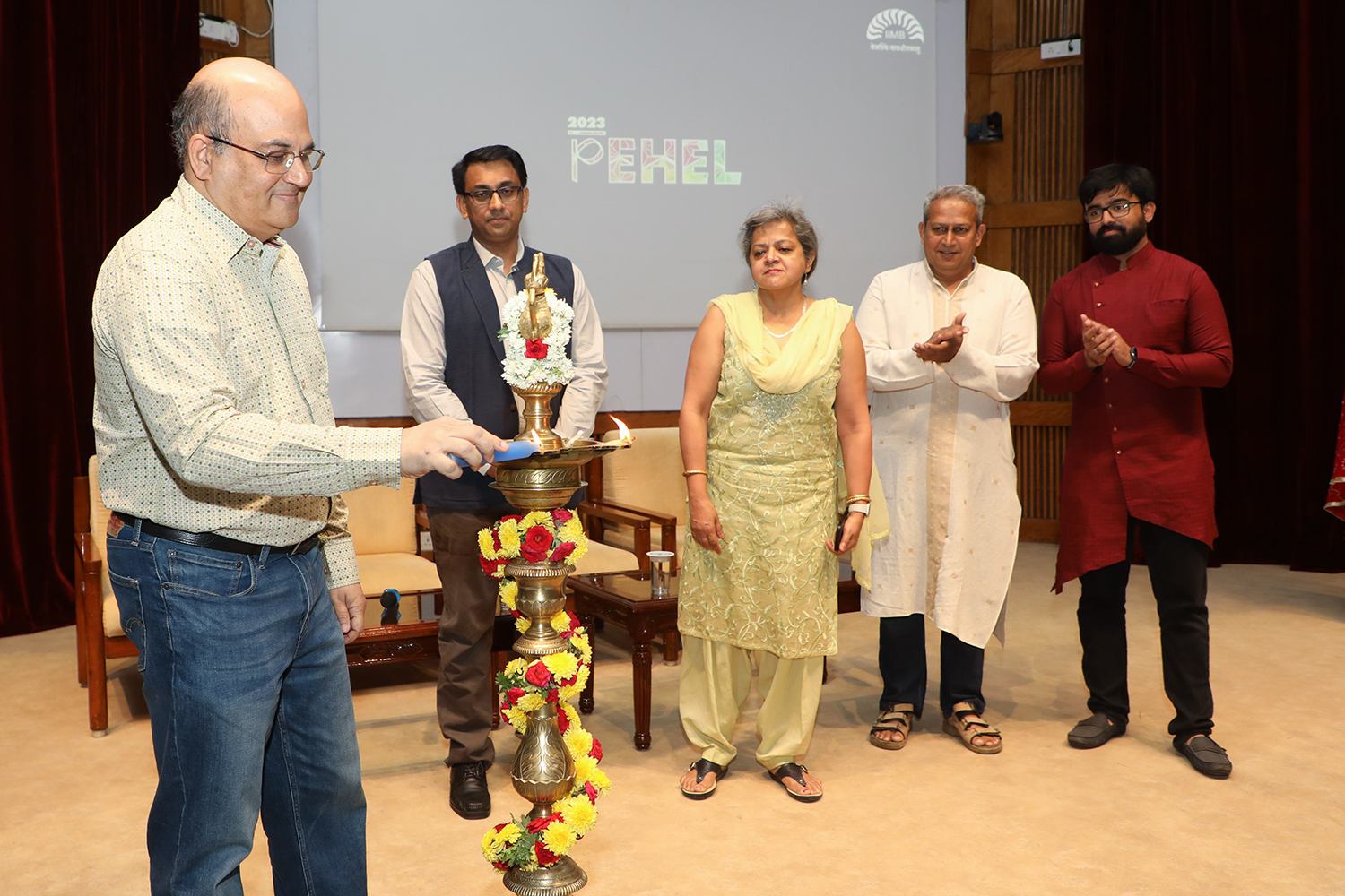 Prof. Rishikesha T Krishnan, Director, IIM Bangalore, inaugurates Pehel 2023, the annual cultural fest organized by students of IIM Bangalore’s two-year MBA for working professionals – the Post Graduate Programme in Enterprise Management (PGPEM), on 28th May 2023.