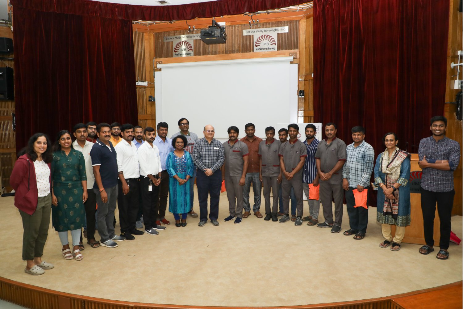Vikasana, the students’ social impact society at IIMB, organized ‘Dhanyawadagalu 2023’, on 6th July, to express their thanks to the staff workers at the Institute for their support and service. Professor Rishikesha T Krishnan, Director, IIMB, presented gifts to all the staff.