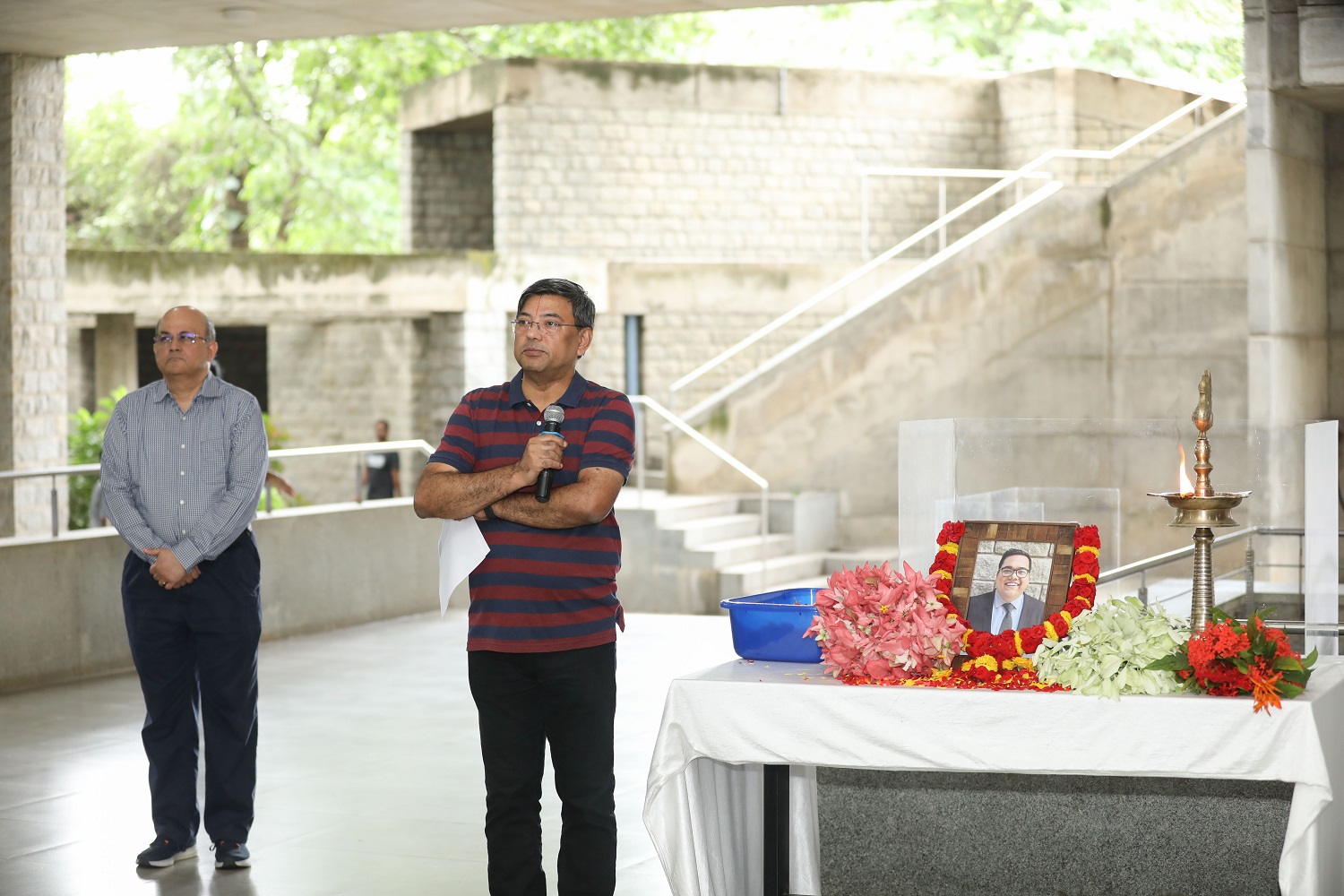 Prof. R Srinivasan, Chairperson, PGP and PGP-BA , speaks during the memorial service for Ayush Gupta, second-year PGP student, on 24th July 2023.