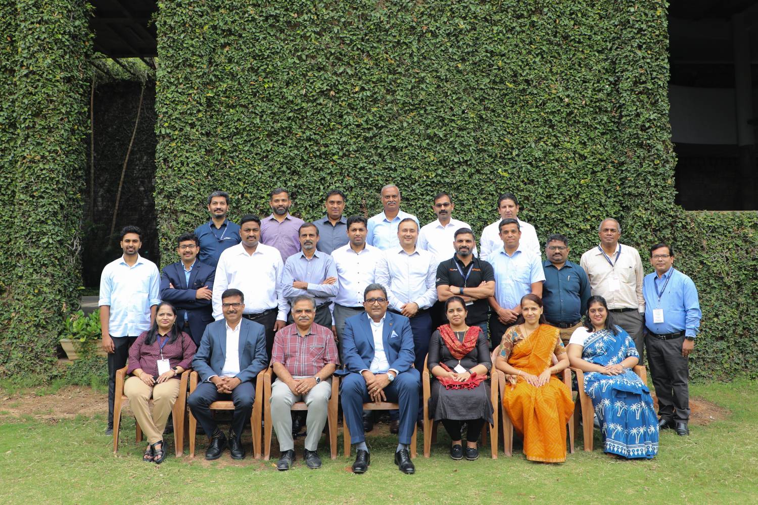 Participants of the Exec Ed programme, ‘PIT STOP 2023 for Continental Automotive India’, along with the Faculty Programme Director and senior officials from the EEP Office at IIMB, on 21st September 2023.