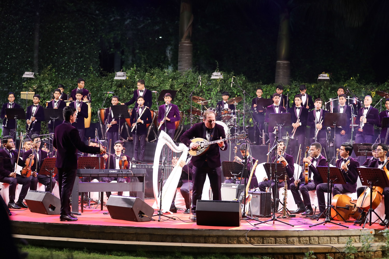 A hundred children from the ‘Each One Educate One’, Foundation enthralled a packed Open Air Theatre at IIMB on 29th October 2023 with their scintillating music. This concert was part of the Institute’s Golden Jubilee Week celebrations.