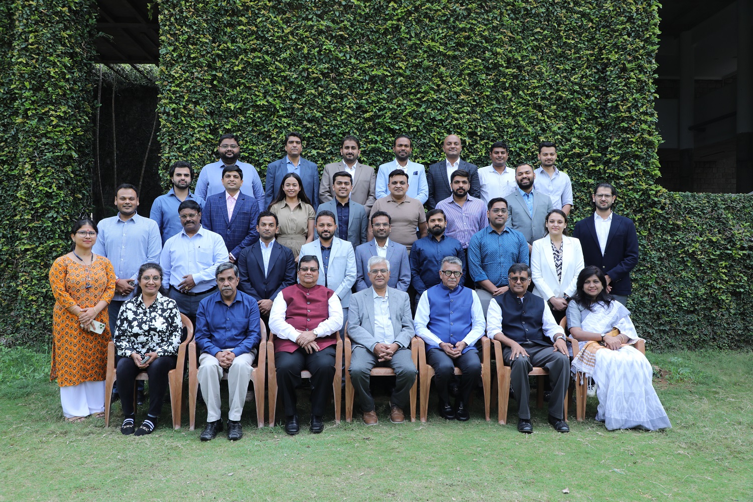 Participants of the Exec Ed programme ‘IIMB – CREDAI Business Leadership Programme (Batch 09)’, along with the Faculty Programme Director at IIMB, on 16th October 2023.