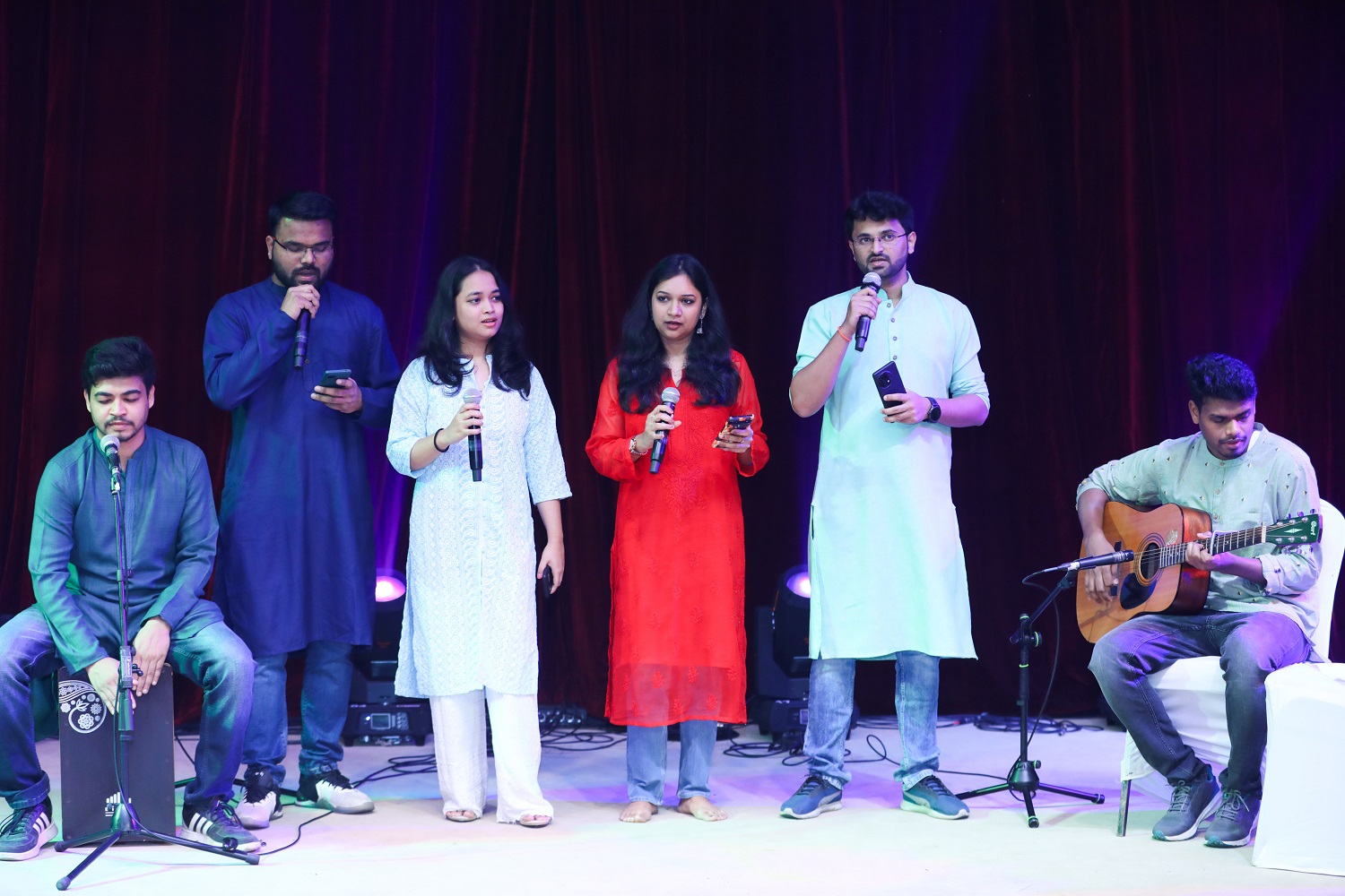 The Staff Recreation Committee of IIMB hosted a cultural evening for the community. Students, faculty, staff and their families showcased their talent before an appreciative and encouraging audience on 27th October 2023 as part of the Institute’s Golden Jubilee Week celebrations.