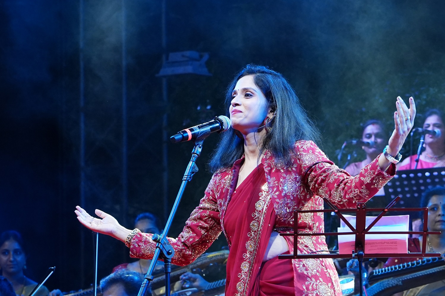 Alumna Manasi Prasad and her ensemble of 50 artistes presented ‘Suvarna Sangeet’ – a symphony of specially curated Carnatic music to mark IIMB’s Golden Jubilee Foundation Day on 28th October 2023.
