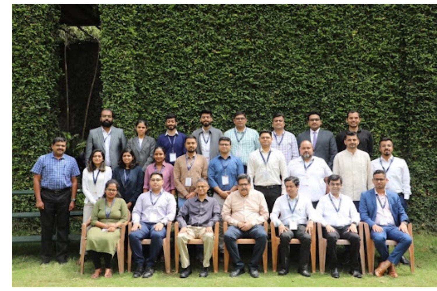 Participants of the Executive Education Programme, ‘Creating Successful New Products’, along with the Faculty Programme Directors, on 6th November 2023.