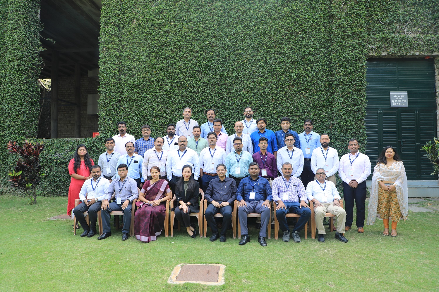 Participants of the Executive Education Programme, ‘Apollo Laureate – Future Leaders Programme’, along with the Faculty Programme Director, on 11th December 2023.