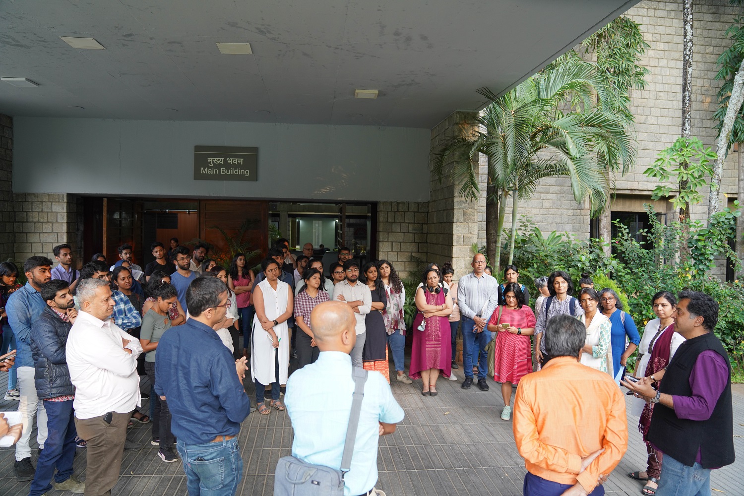 24th January 2024 marked the first death anniversary of late Pritzker Laureate Dr. B V Doshi and IIMB honoured his memory by organising a walk on the IIM Bangalore campus.