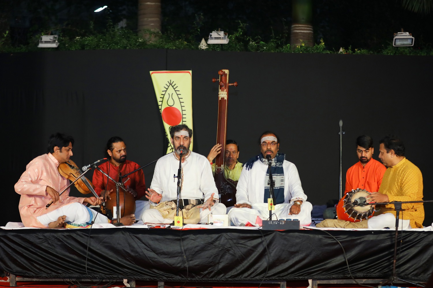 Malladi Brothers (Sreeramprasad and Ravikumar), renowned Carnatic vocalists, grace Yamini 2024 with their soulful melodies.