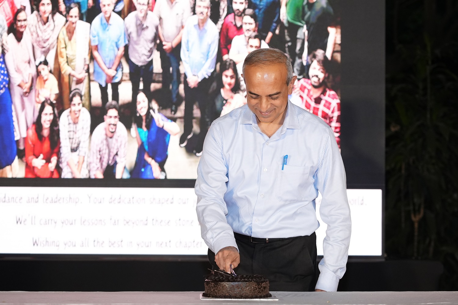 EPGP students organized a cake-cutting ceremony to bid farewell to Prof. Ashok Thampy in appreciation of his invaluable contributions as the Chairperson of the EPGP programme.