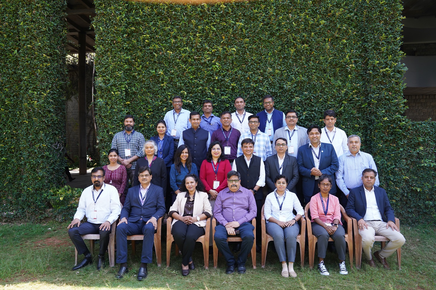 Participants of the Executive Education Programme, ‘Leading Strategic Change’, along with the Faculty Programme Director, on 8th February 2024.