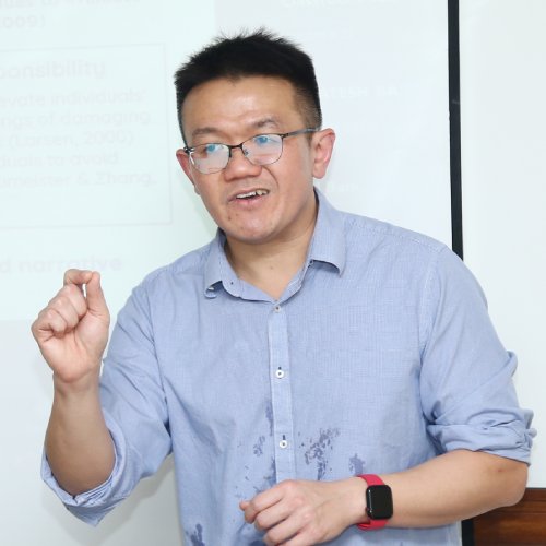 Dr. Ben Choi speaks on Encouraging Eco-driving with Post-trip Visuali...