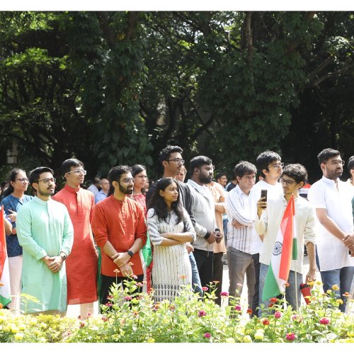Students, staff, faculty at IIMB come together to celebrate 77th Inde...