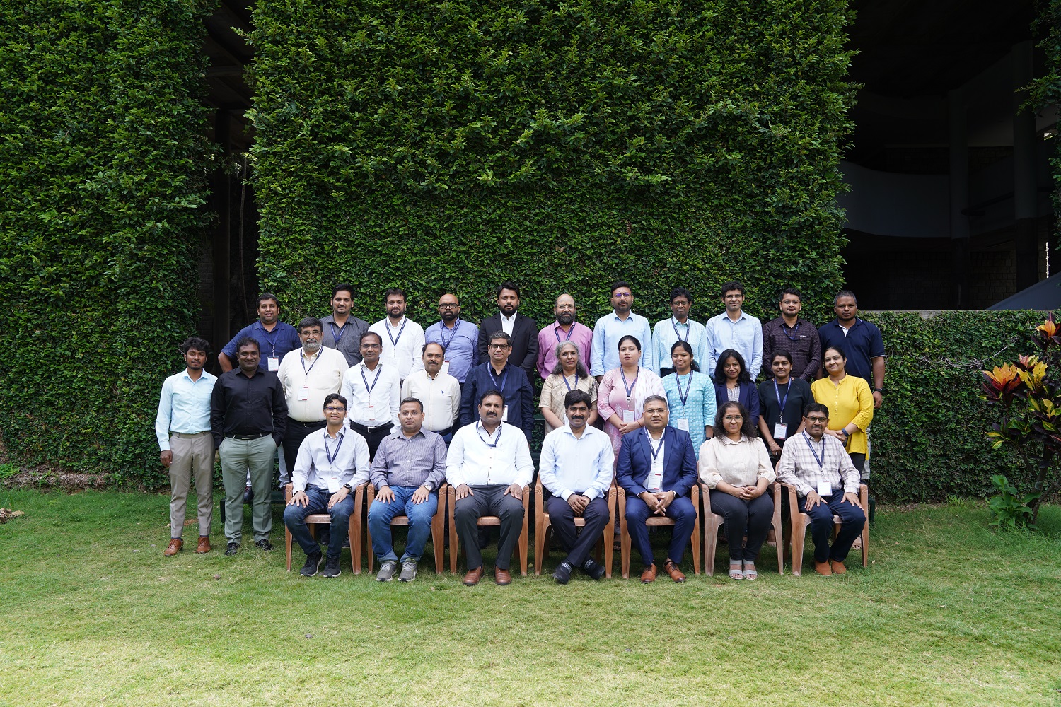 Participants of the Executive Education Programme, ‘Artificial Intelligence for Senior Leaders’, along with the Faculty Programme Director, on 13th June 2024.