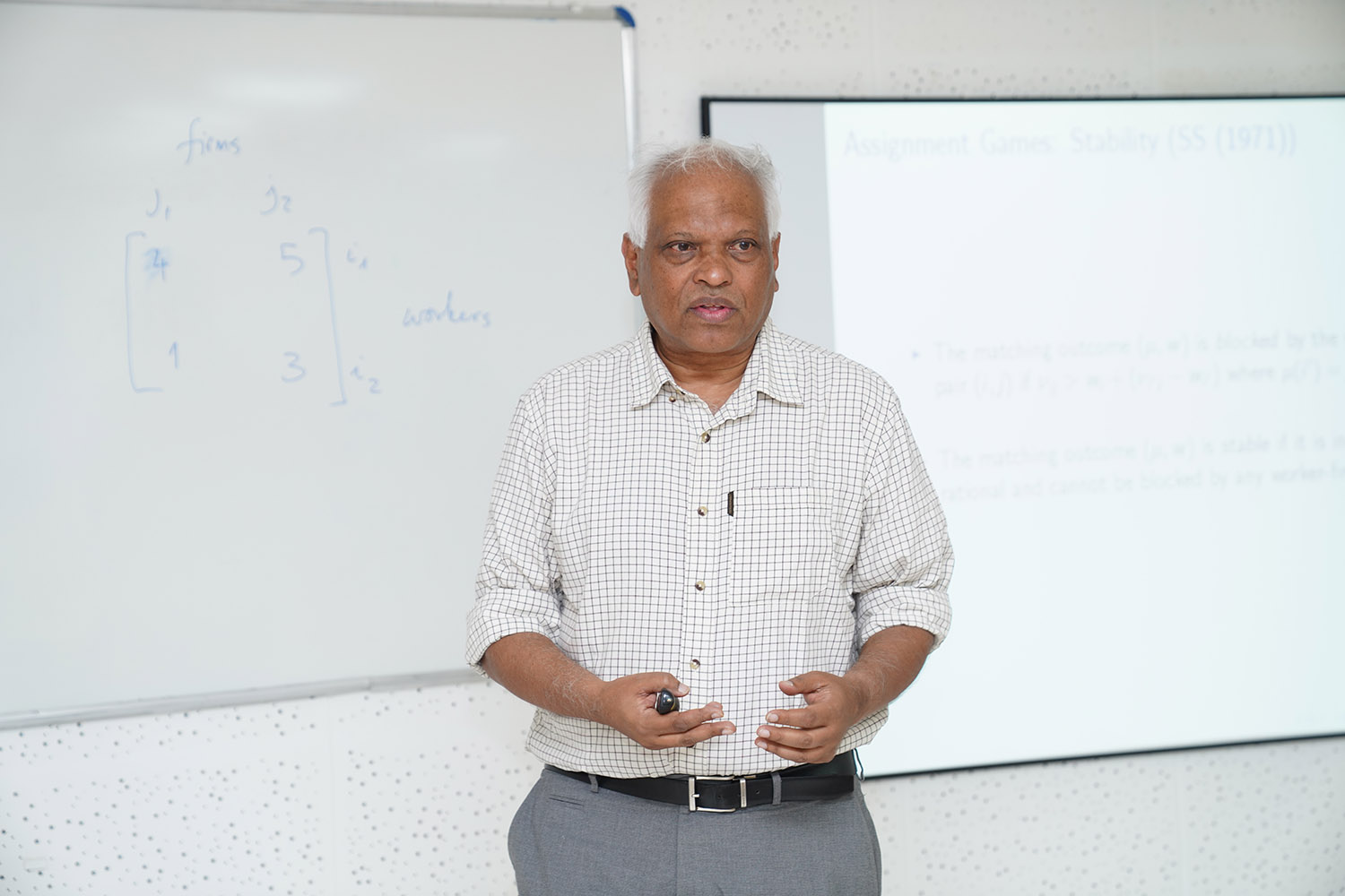 Prof. Anurava Sen, Indian Statistical Institute, Delhi Centre (Economics area), speaks at the research seminar on ‘Stable Matching with Privately Observed Payment', organized by the Office of Research and Publications (R&P) at IIMB, on 20th July 2024.