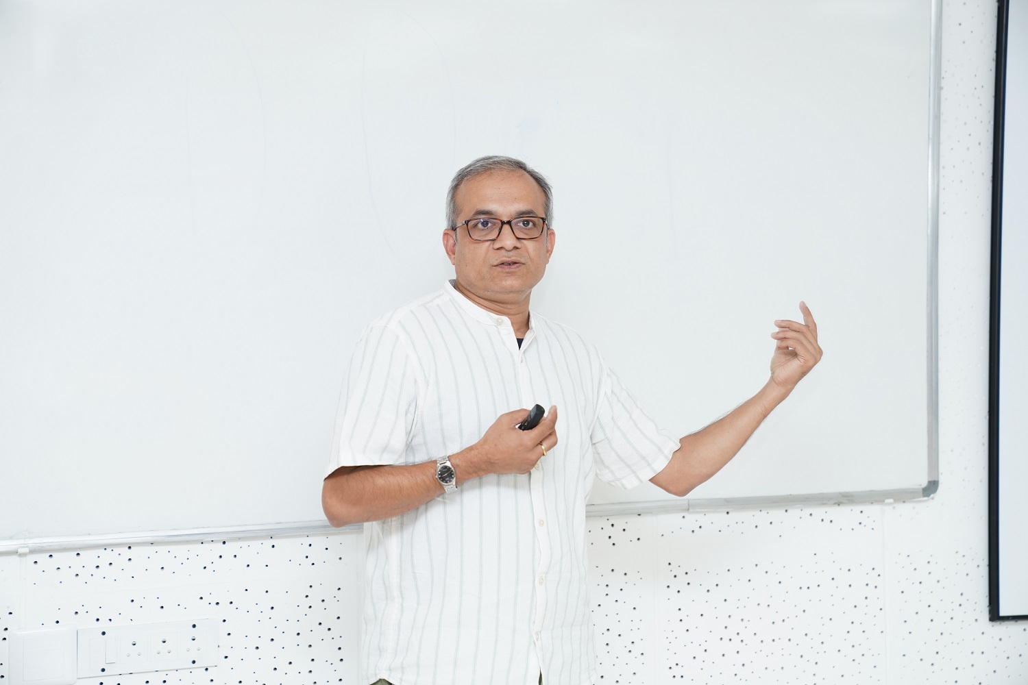 Prof. Debasis Mishra, Indian Statistical Institute, Delhi Centre (Economics area), at the research seminar on ‘Rank-preserving Multidimensional Mechanisms’, organized by the Office of Research and Publications (R&P) at IIMB, on 20th July 2024.