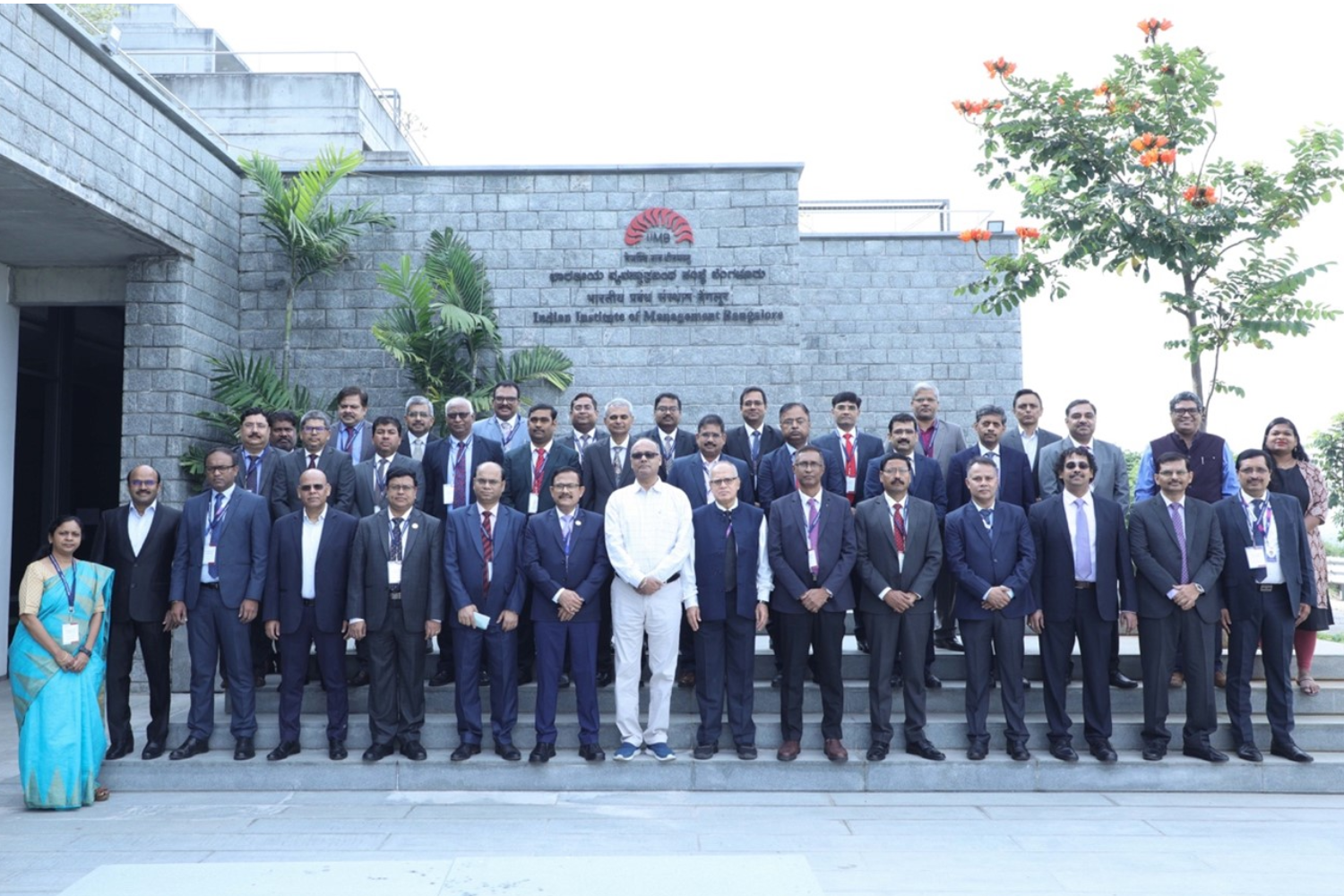 Participants of the Leadership Development Programme for State Bank of India, with the programme directors at IIMB, on 25th November 2024.