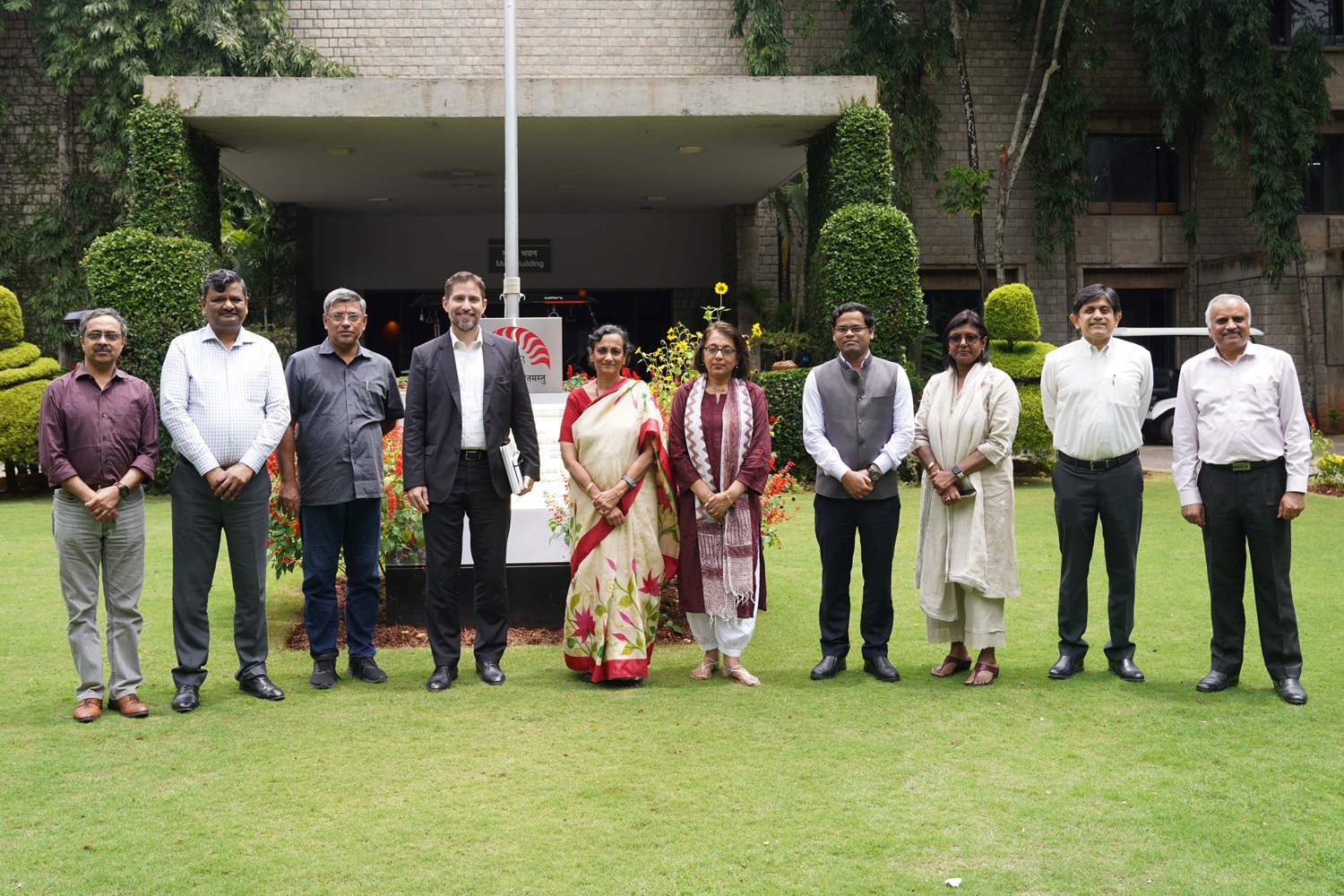 IIM Bangalore hosted Mr. Eric Atkins, Public Diplomacy Officer, and Ms. Ratna Mukherjee, Strategic Planning and Public Engagement Specialist, U.S. Consulate General, Chennai, on 23rd September 2025.