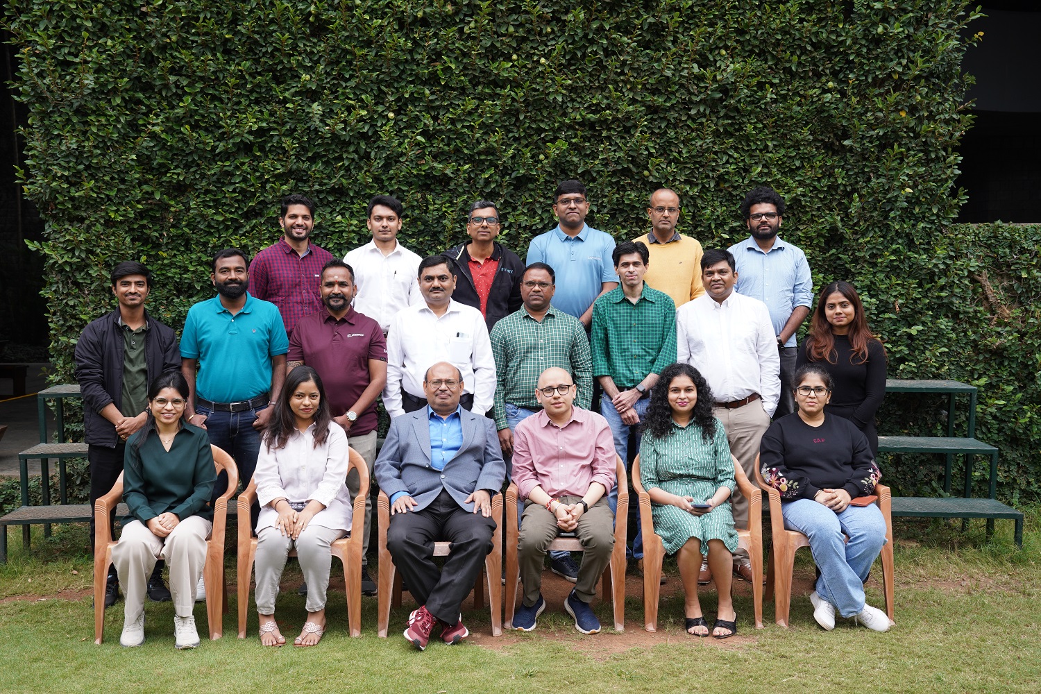 Participants of Batch 4 of the ‘Certificate Programme in Digital Operations and Supply Chain Management’, with the faculty Programme Directors, Prof. Shubhabrata Das and Prof. Tarun Jain, on 29th November 2025.