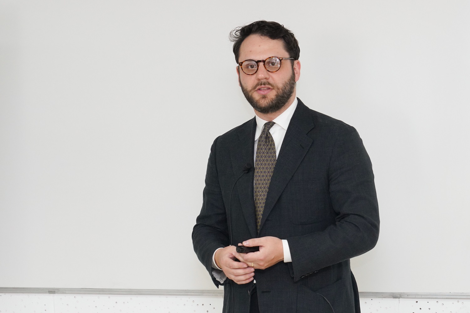 Dr. Jonah Rexer, World Bank, presented his research on, ‘Heat informality and misallocation: Firm adaptation in the short and long run’, at a seminar hosted by the Office of Research and Publications, on 13th November 2025, at IIM Bangalore.