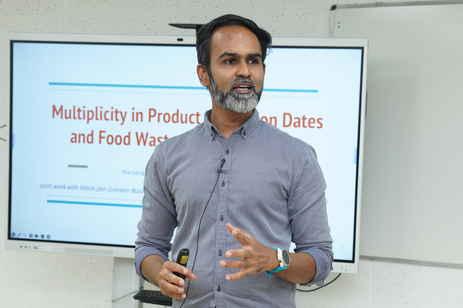Prof. Ashish Kabra, Nanyang Technological University, Singapore, presented his research on, ‘Multiplicity in Product Expiration Dates and Food Waste in Retail Stores’, at a seminar organized by the Research and Publications Office, on 17th February 2026.