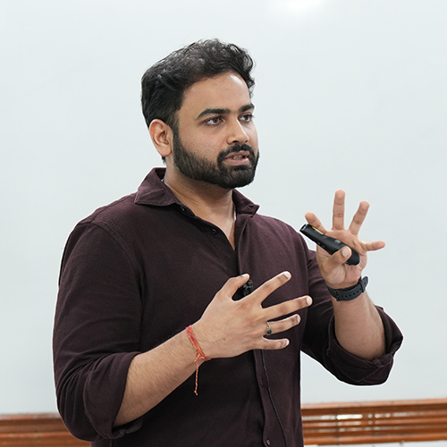 Economics area at IIMB hosted seminar on ‘R&D Tax Credit and Produc...